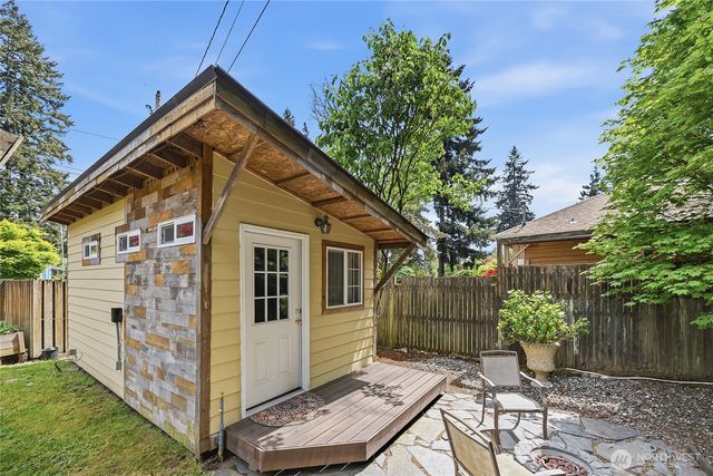 15749 Wallingford Avenue N, Shoreline, WA 98133