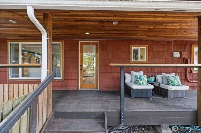 15749 Wallingford Avenue N, Shoreline, WA 98133