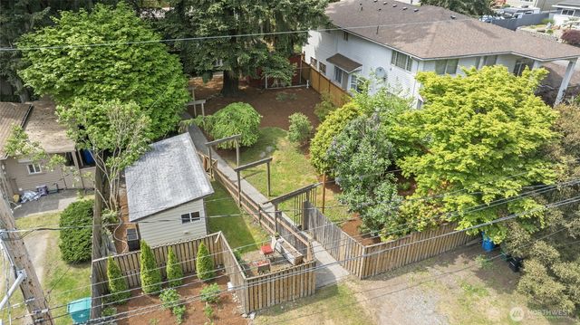 15749 Wallingford Avenue N, Shoreline, WA 98133