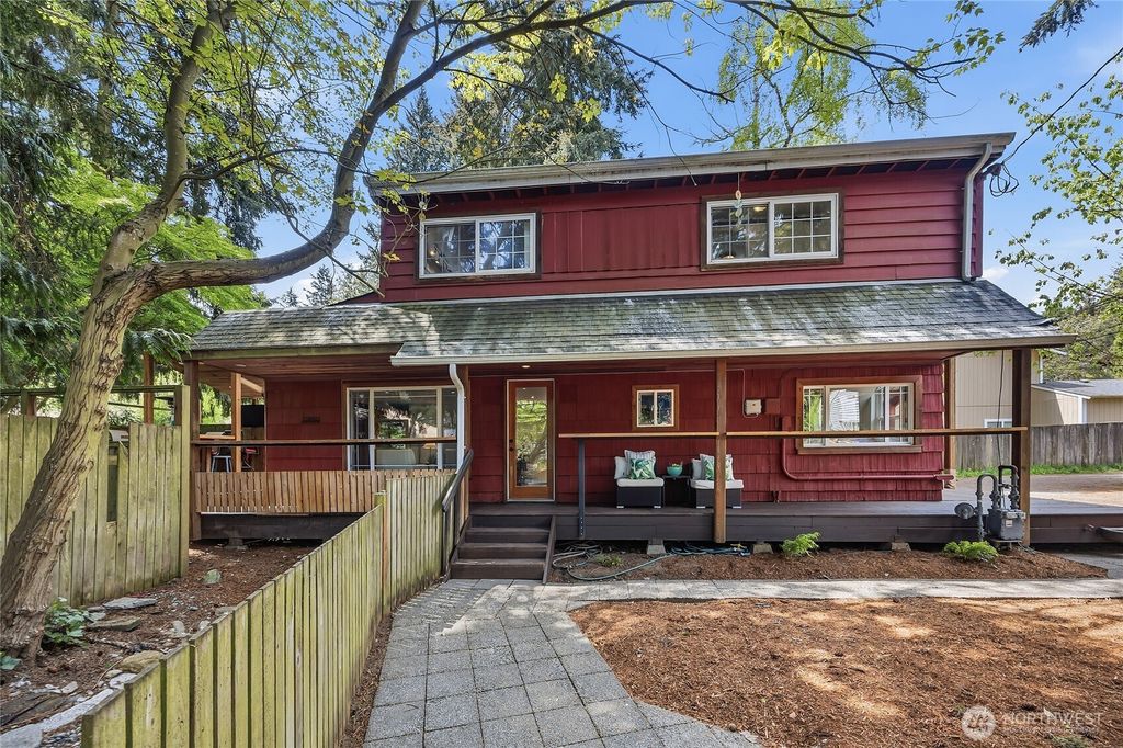 15749 Wallingford Avenue N, Shoreline, WA 98133