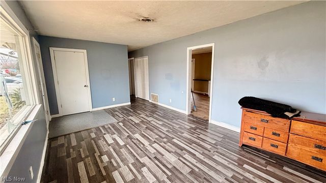 2215 Willowrow Avenue NE, Canton, OH 44705