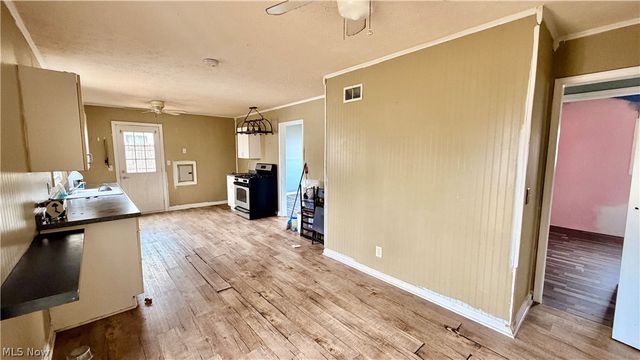 2215 Willowrow Avenue NE, Canton, OH 44705