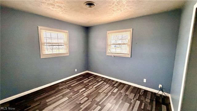 2215 Willowrow Avenue NE, Canton, OH 44705