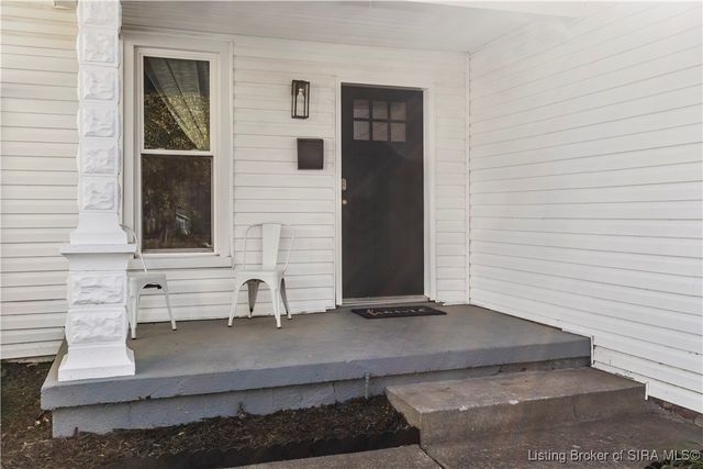 934 E Court Avenue, Jeffersonville, IN 47130