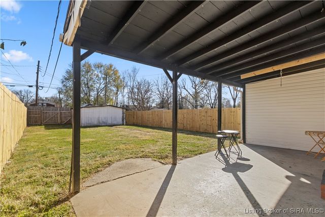 934 E Court Avenue, Jeffersonville, IN 47130