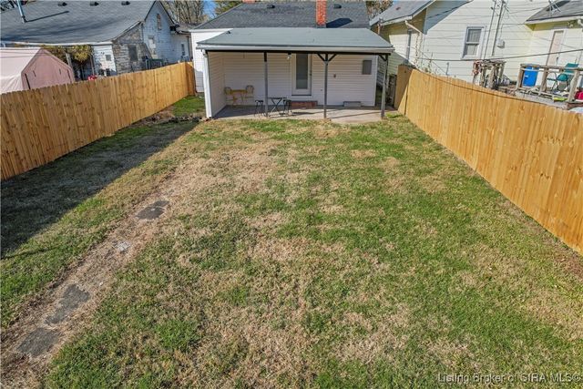 934 E Court Avenue, Jeffersonville, IN 47130