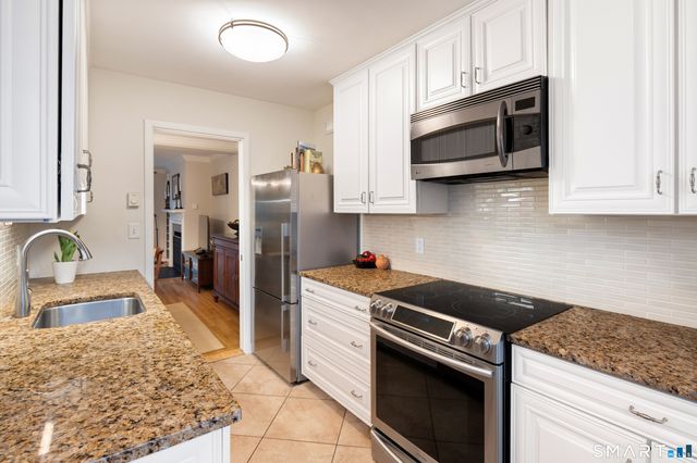 100 South Avenue, New Canaan, CT 06840