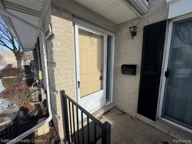 8514 Hampshire Drive, Sterling Heights, MI 48313