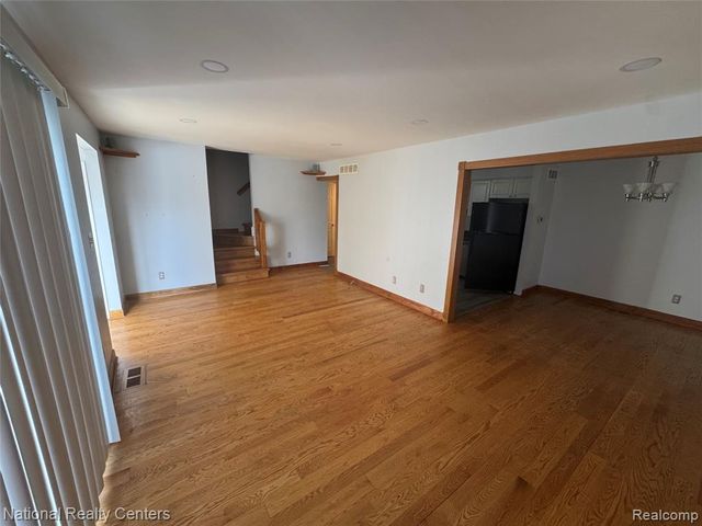 8514 Hampshire Drive, Sterling Heights, MI 48313