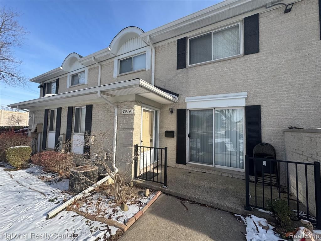 8514 Hampshire Drive, Sterling Heights, MI 48313