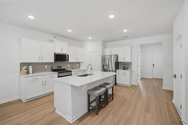 333 Brook Ave, White House, TN 37188