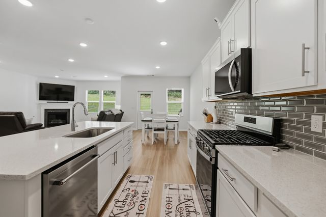 333 Brook Ave, White House, TN 37188