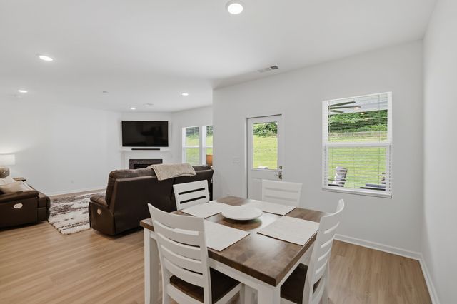 333 Brook Ave, White House, TN 37188