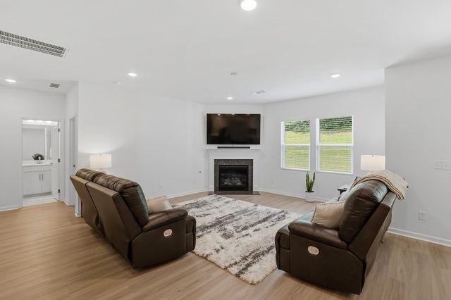 333 Brook Ave, White House, TN 37188
