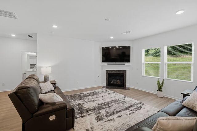 333 Brook Ave, White House, TN 37188