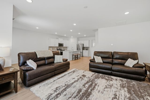 333 Brook Ave, White House, TN 37188