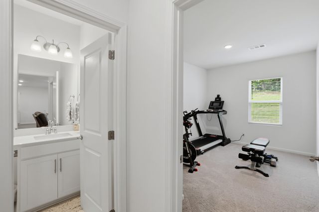 333 Brook Ave, White House, TN 37188