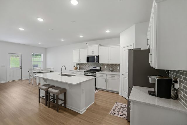 333 Brook Ave, White House, TN 37188