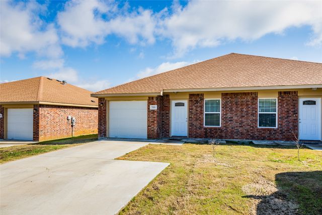 7321 Colonial Drive, Forest Hill, TX 76140