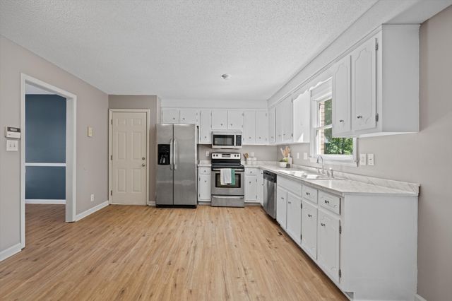 284 Shiloh Rd, Clarksville, TN 37042