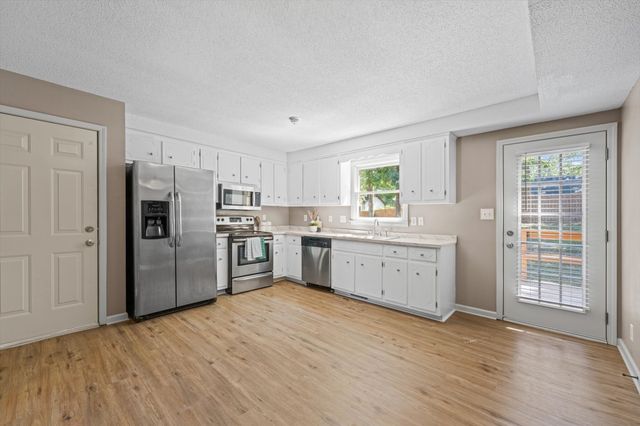 284 Shiloh Rd, Clarksville, TN 37042