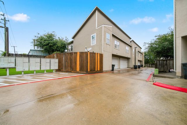 5303 Avenue J, Houston, TX 77011