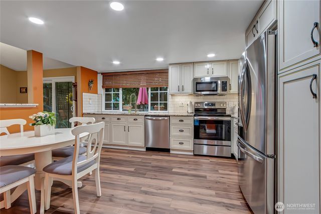 33762 32nd Avenue SW, Federal Way, WA 98023