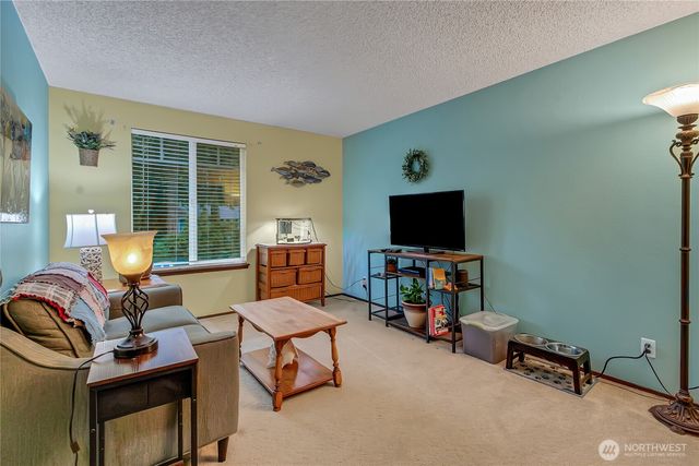 33762 32nd Avenue SW, Federal Way, WA 98023
