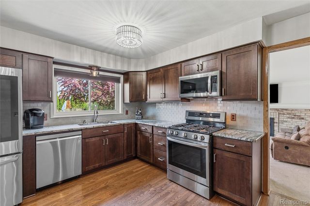 25030 Balsam Drive, Brownstown Charter Township, MI 48134
