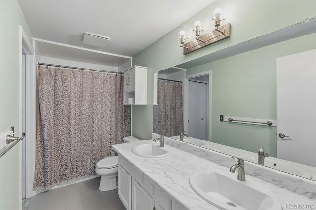 25030 Balsam Drive, Brownstown Charter Township, MI 48134