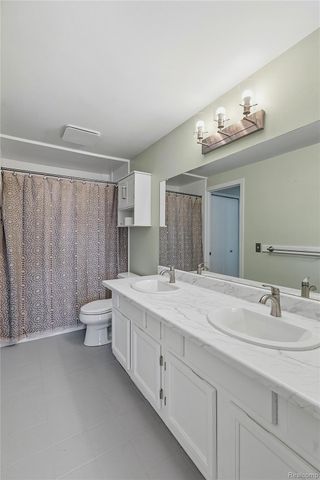 25030 Balsam Drive, Brownstown Charter Township, MI 48134