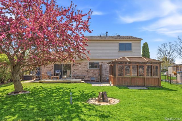 25030 Balsam Drive, Brownstown Charter Township, MI 48134