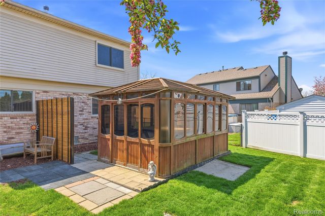 25030 Balsam Drive, Brownstown Charter Township, MI 48134
