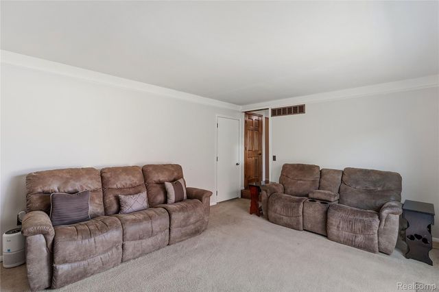 25030 Balsam Drive, Brownstown Charter Township, MI 48134