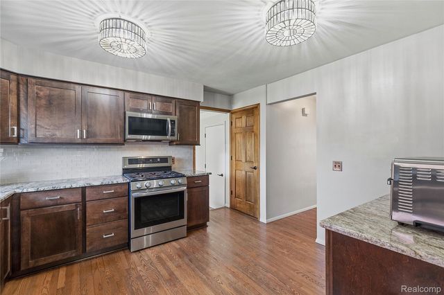 25030 Balsam Drive, Brownstown Charter Township, MI 48134