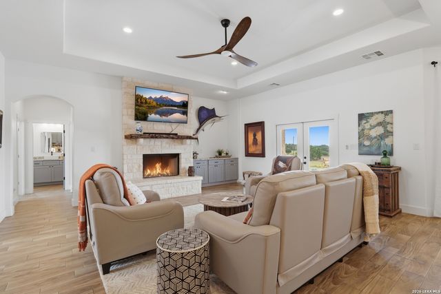 323 BOSQUE RDG, Spring Branch, TX 78070