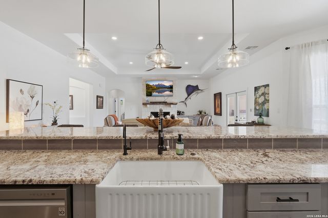 323 BOSQUE RDG, Spring Branch, TX 78070