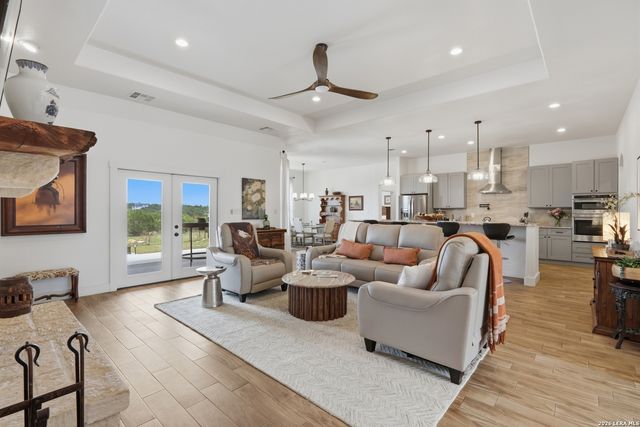 323 BOSQUE RDG, Spring Branch, TX 78070