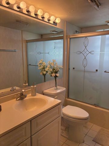9507 Kelvin Lane 2331, Schiller Park, IL 60176