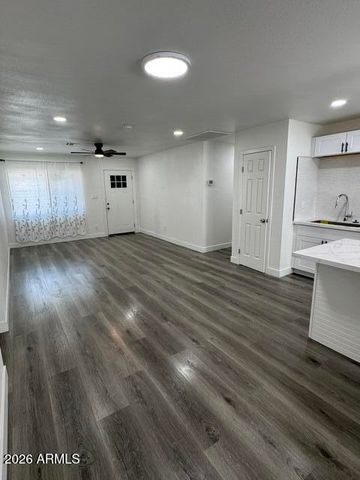 4533 W PALM Lane, Phoenix, AZ 85035
