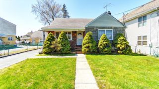 12 Smith Street, Glen Cove, NY 11542