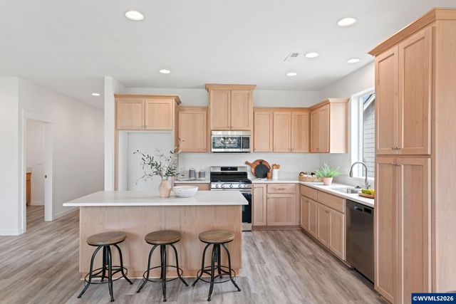 9324 Glory Ct NE, Salem, OR 97305