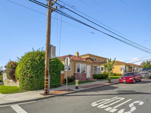 1564 Ebers St., San Diego, CA 92107