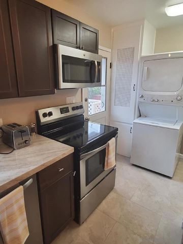 1564 Ebers St., San Diego, CA 92107
