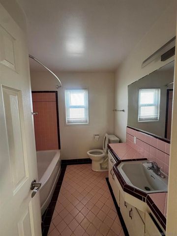1564 Ebers St., San Diego, CA 92107