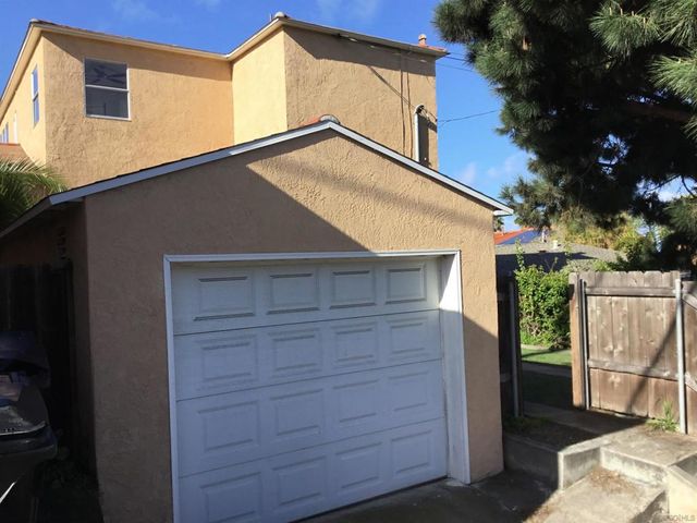 1564 Ebers St., San Diego, CA 92107