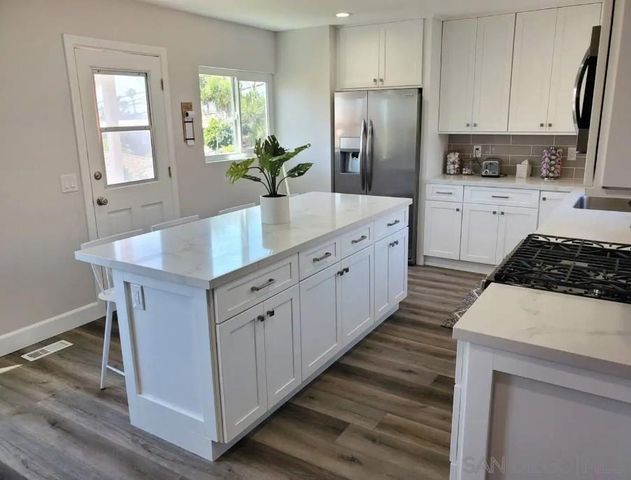 1564 Ebers St., San Diego, CA 92107