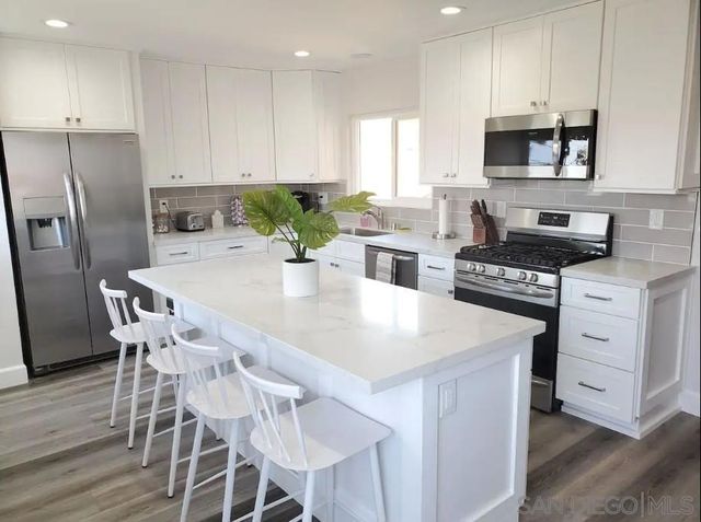 1564 Ebers St., San Diego, CA 92107