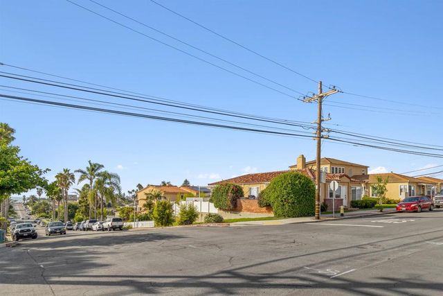 1564 Ebers St., San Diego, CA 92107