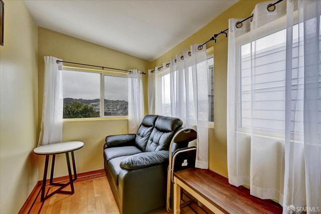 2067 Thomas Avenue, San Francisco, CA 94124